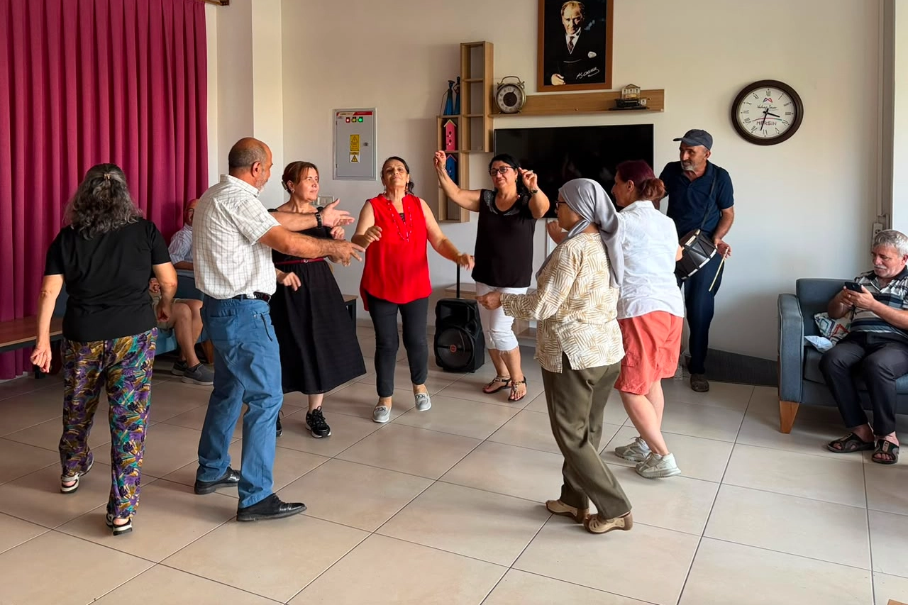 Mersin’de Emekliler Günü Coşkuyla Kutlandı