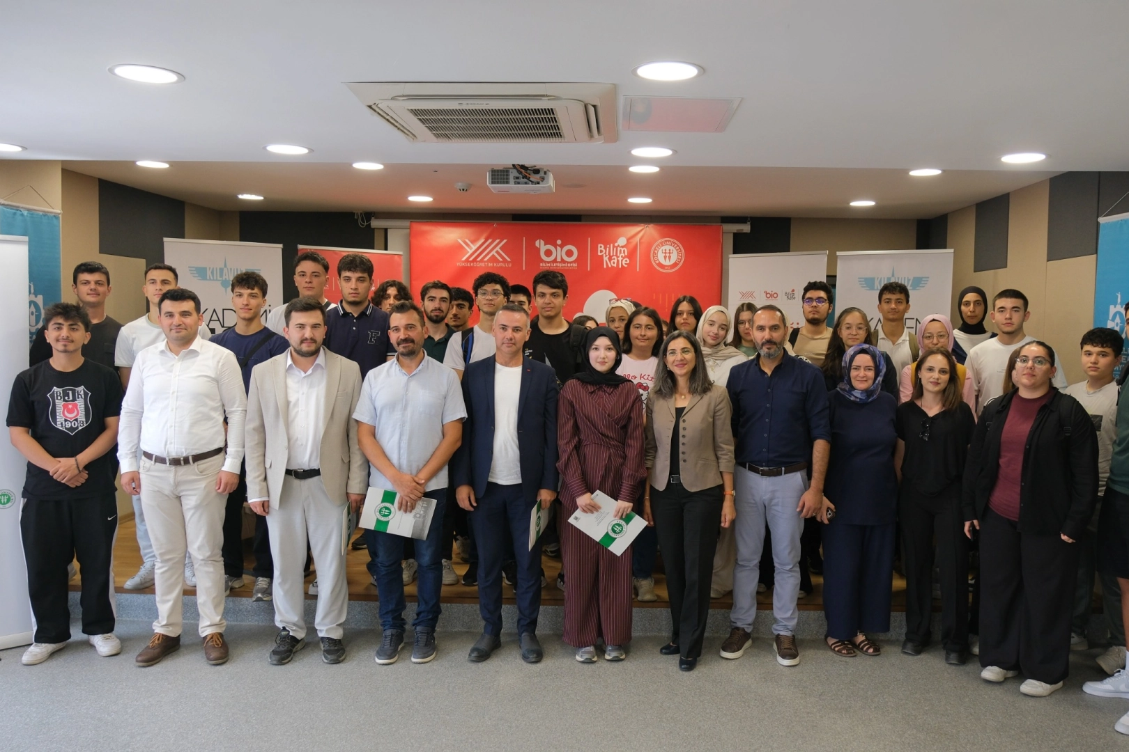 Gençlere Kariyer Rehberi: “Geleceğin Meslekleri Bilim Kafe”