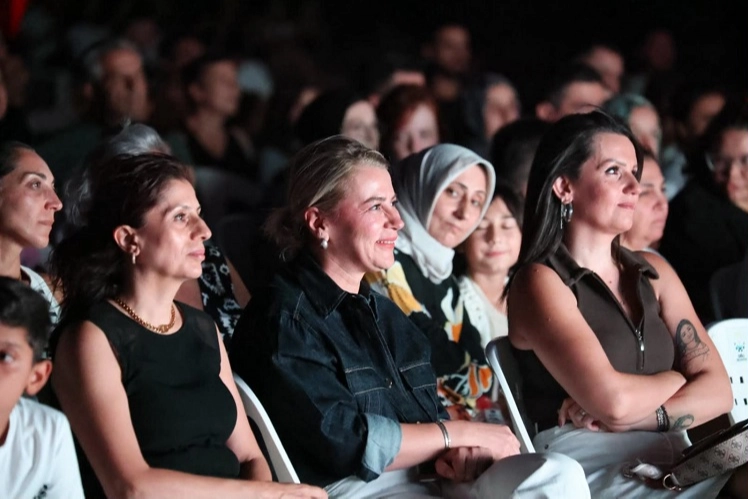 Çiğli’de Açık Hava Sinemasıyla Yaz Akşamları Renklendi