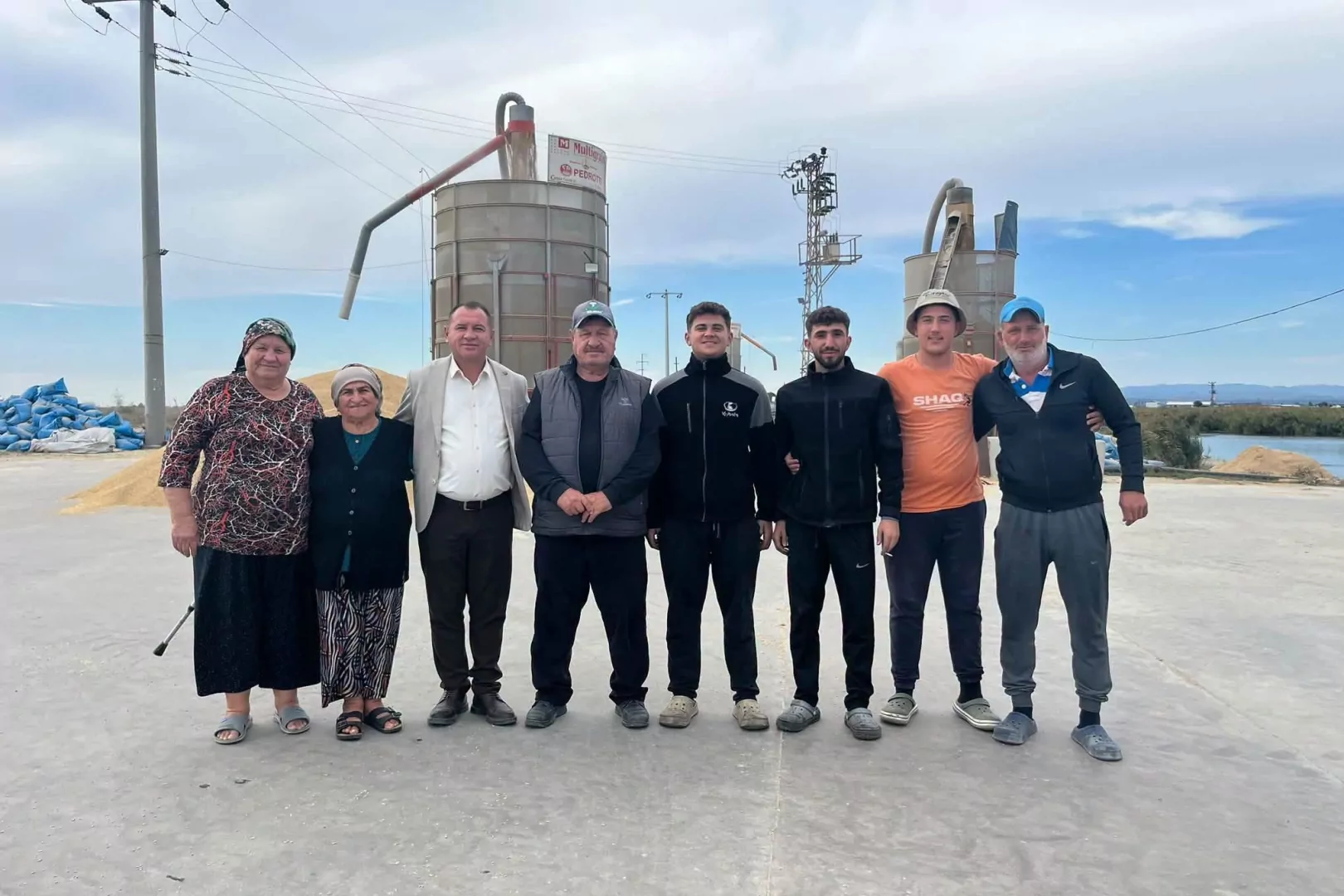 Yenikarpuzlu’da Çeltik Hasadı Başladı: Başkan Köprü Üreticilerle Buluştu