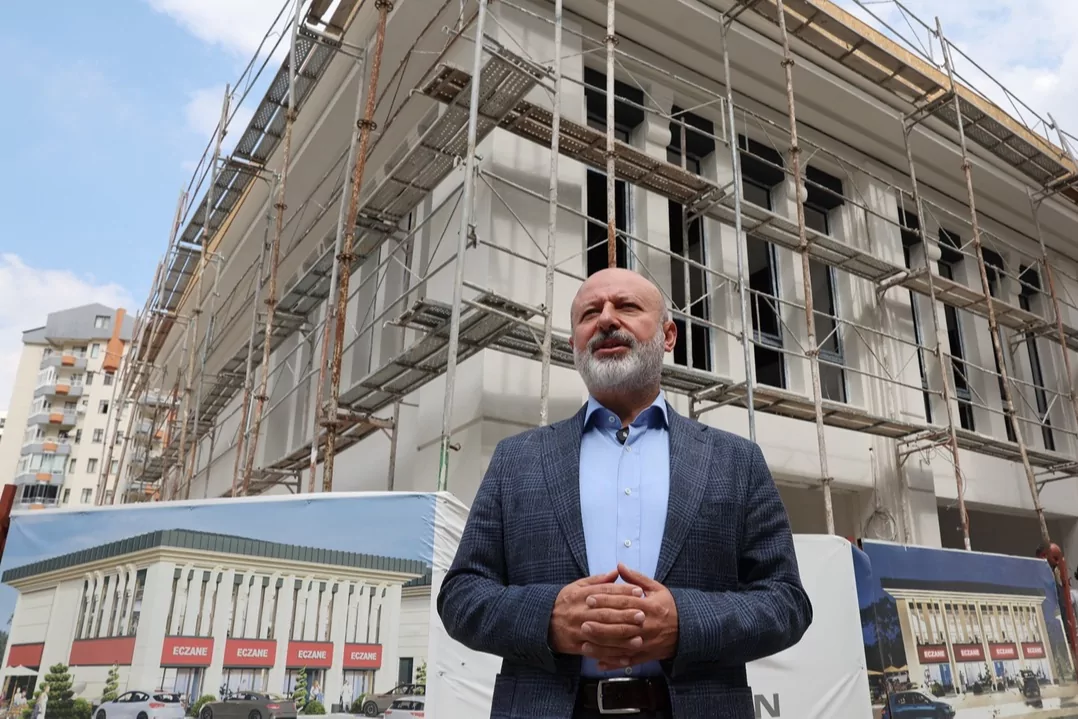 Çolakbayrakdar, Sinan Kütüphanesi’ndeki Çalışmaları İnceledi
