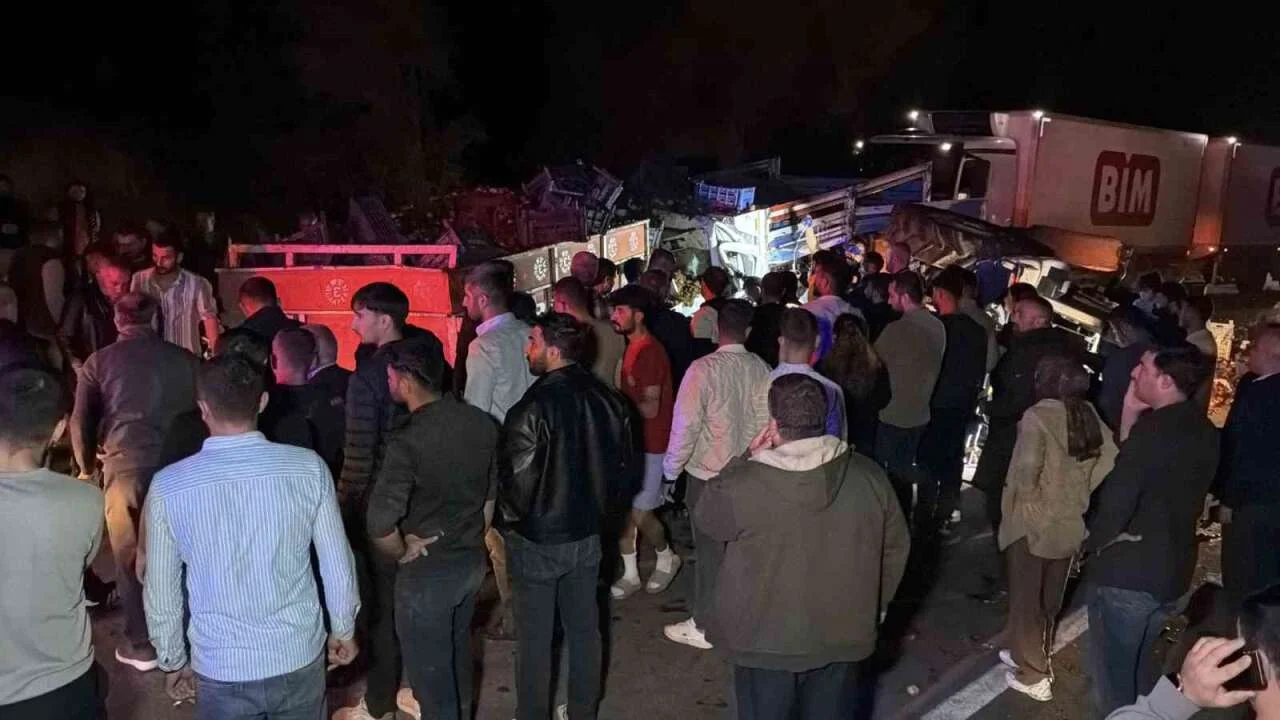 Adıyaman-Kahta yolunda çarpışma: 1 ölü