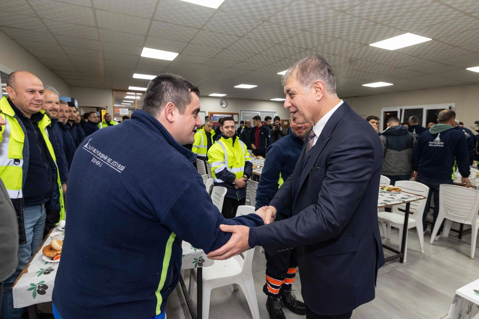 Cemil Tugay Çalışanlarla Sabah Buluştu