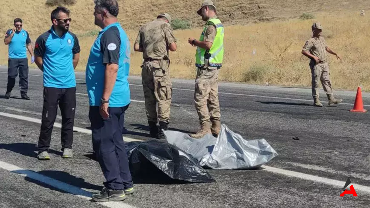 Van-Erciş Karayolunda Feci Kaza: 2 Ölü, 4 Yaralı