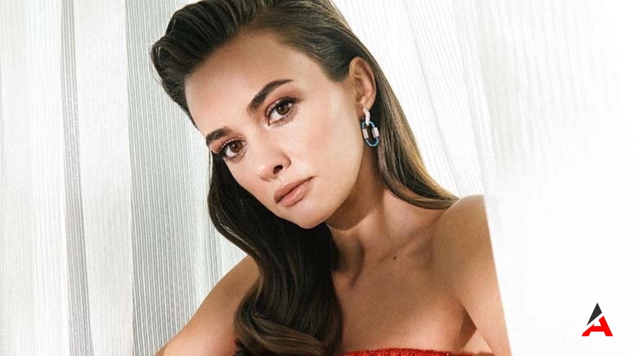 Hande Soral'ın Sürpriz Buluşu: Paketten Çıkan Altın Yüzük Sahibini Arıyor!