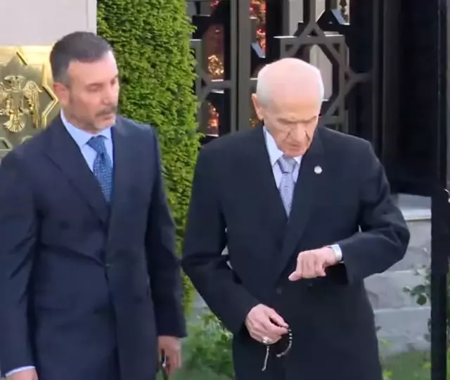 Bahçeli’den Erdoğan’a Tespihli Karşılama: İlk Temas Ameliyat Sonrası Gerçekleşti