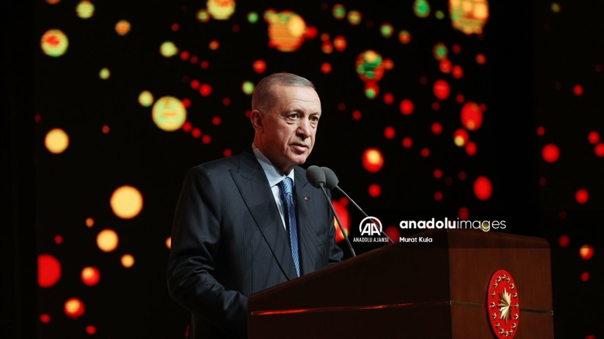 Cumhurbaşkanı Erdoğan Sanatçılar İçin Ne Söyledi? Gençlere Ne Mesajlar Verdi?