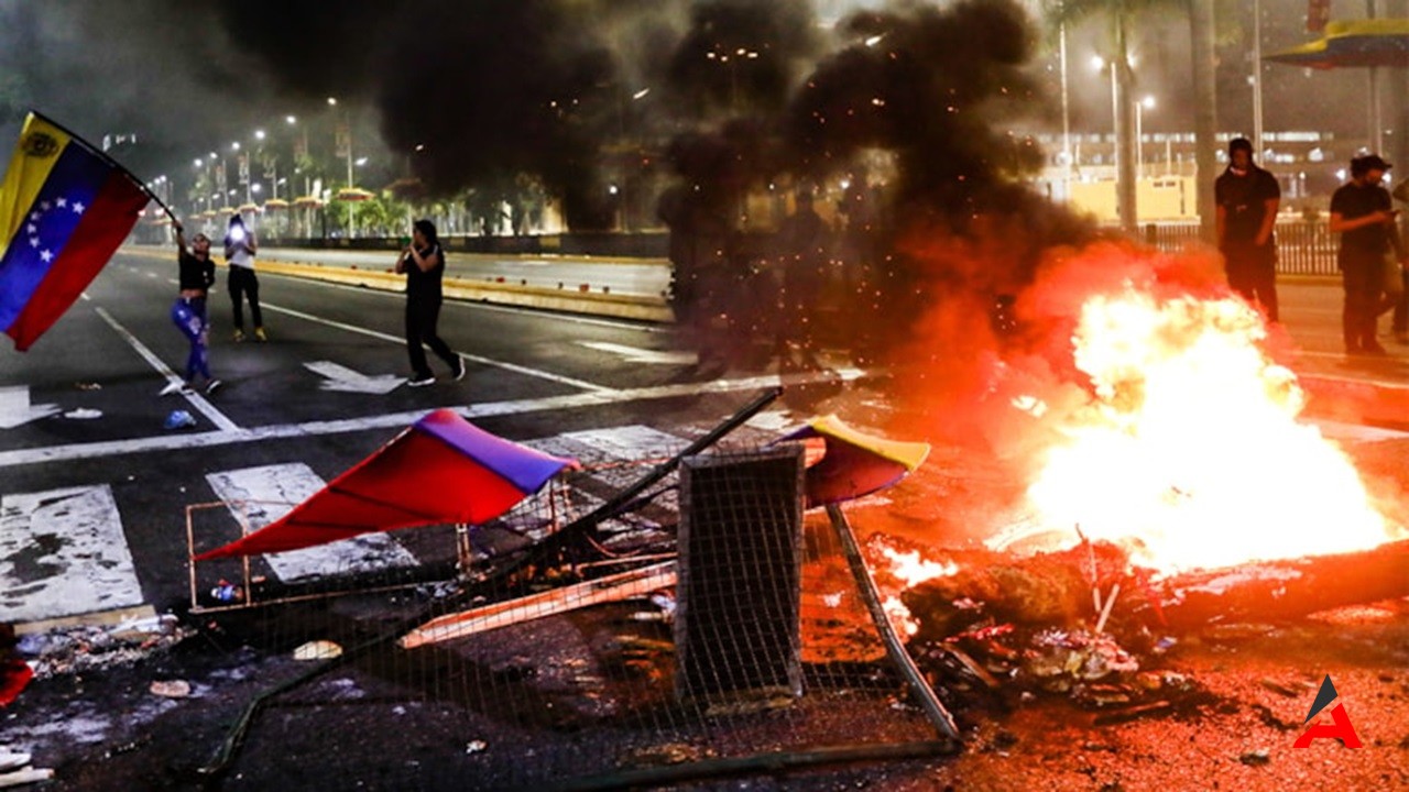Venezuela'da Seçim Protestoları Kanlı Bitti: 6 Ölü, 84 Yaralı!