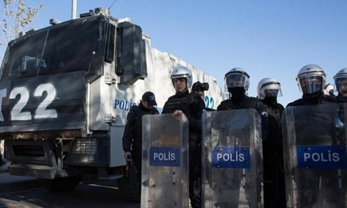 Valiliklerden 2 Şehre Gösteri Yasağı! Kritik Kararlar Peş Peşe Açıklandı!