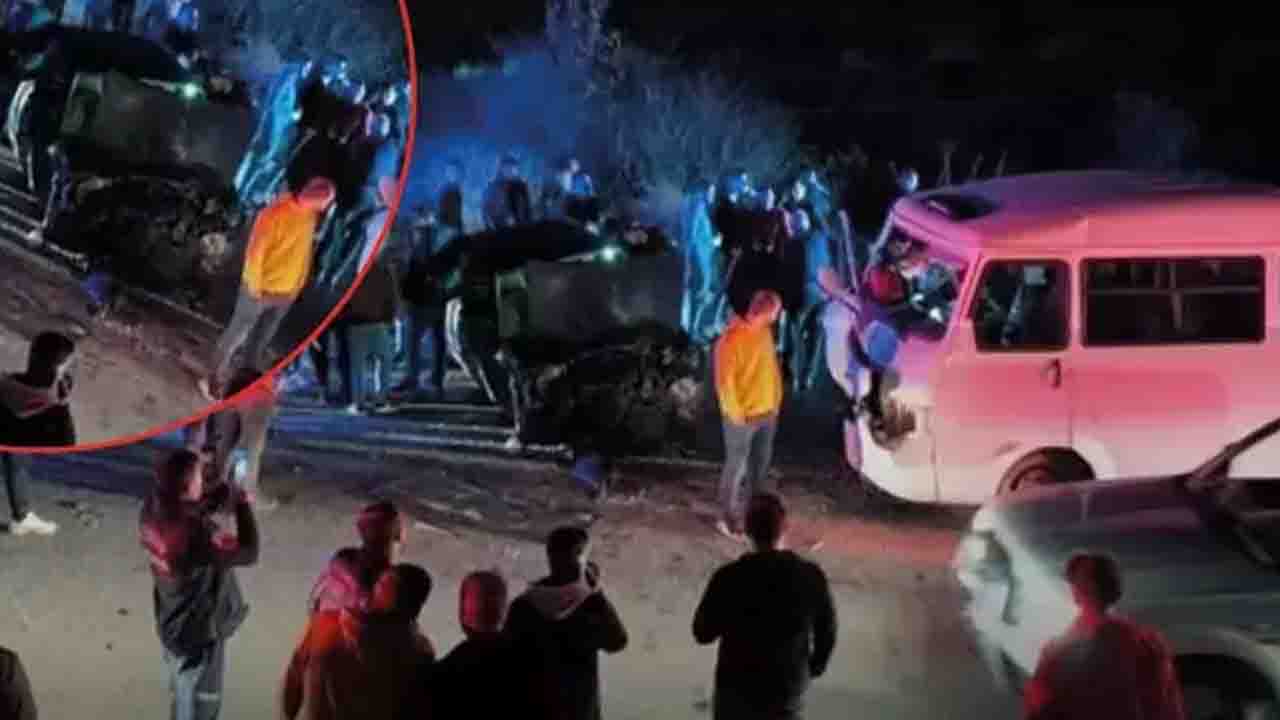 Aydın’da İşçi Servisi ile Otomobil Çarpıştı: 1'i Ağır 10 Yaralı