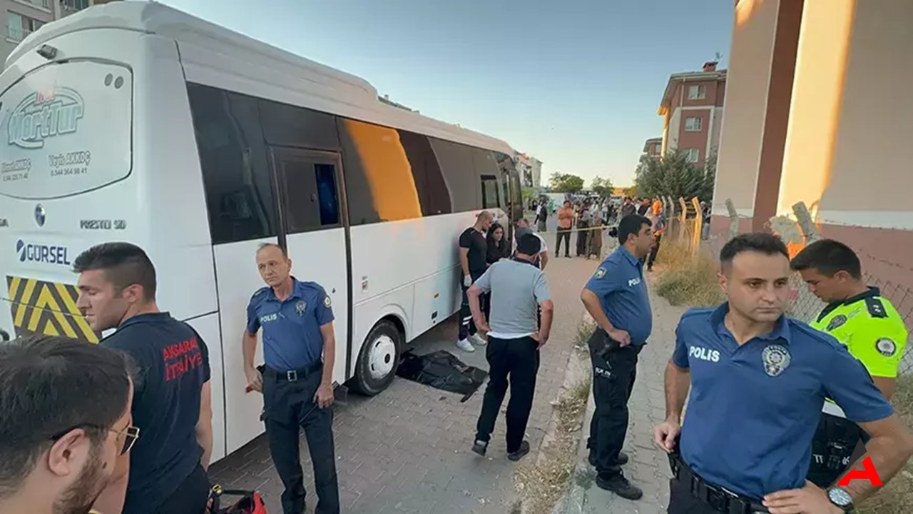 Aksaray'da Feci Kaza: Anneanne ve 2 Yaşındaki Torun Servis Minibüsünün Altında Can Verdi