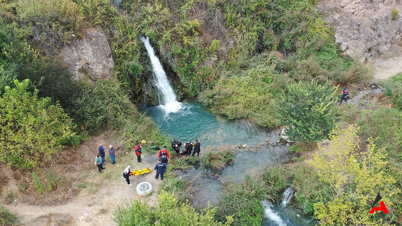 Kütahya'da Kahraman Baba: İki Çocuğunu Kurtardı, Kendi Hayatını Kaybetti