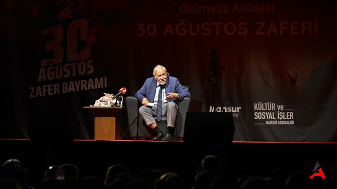 Prof. Dr. İlber Ortaylı'dan Ankara'da Tarih Dersi: 30 Ağustos Zaferi ve Atatürk'ün Unutulmaz Espirisi!