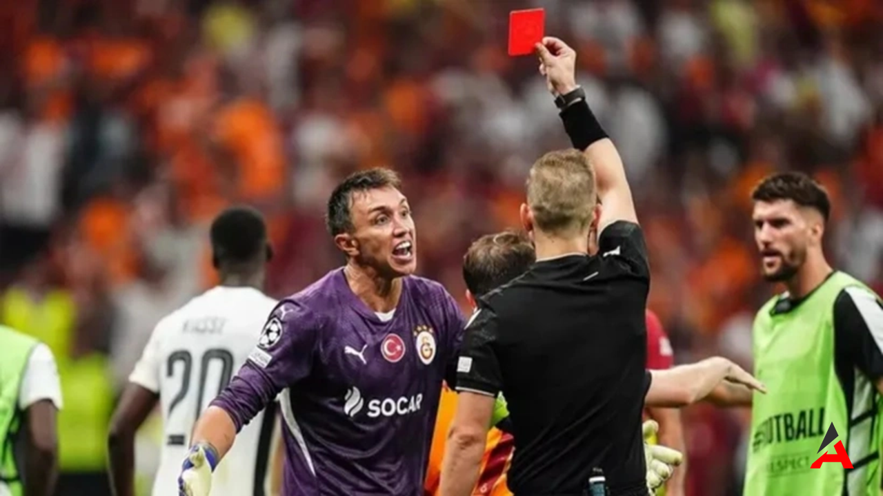 Fernando Muslera'ya UEFA'dan Ağır Ceza