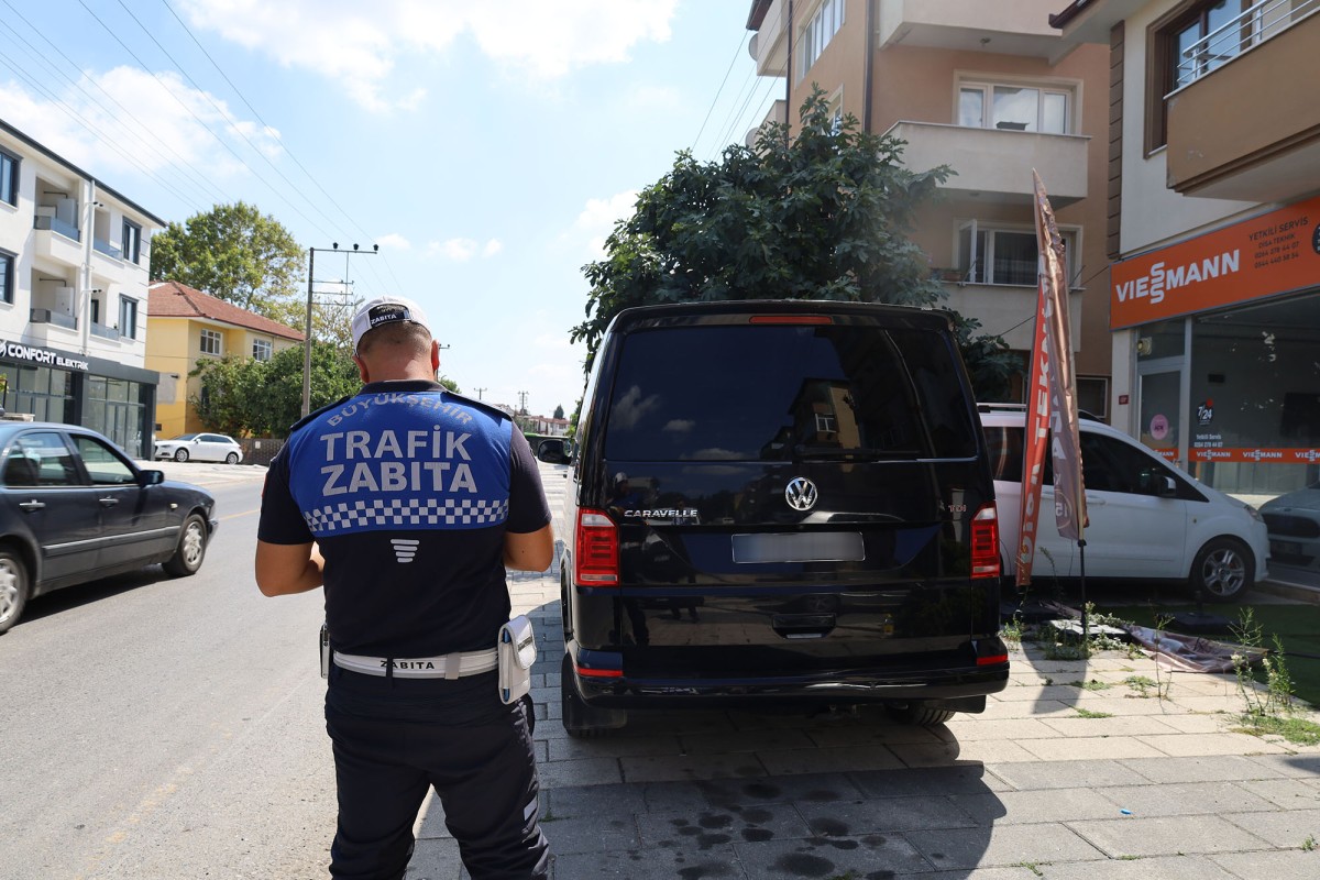 Sakarya Zabıtası Sürücülere Tek Tek Uyardı!