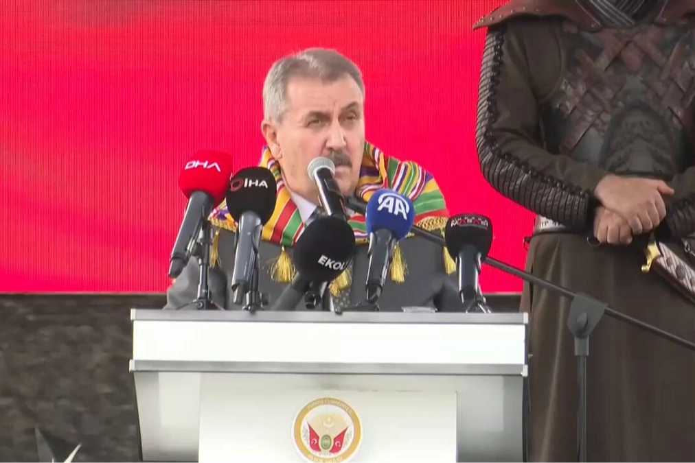 Destici: "İbreti alem için sallandıracaksın"
