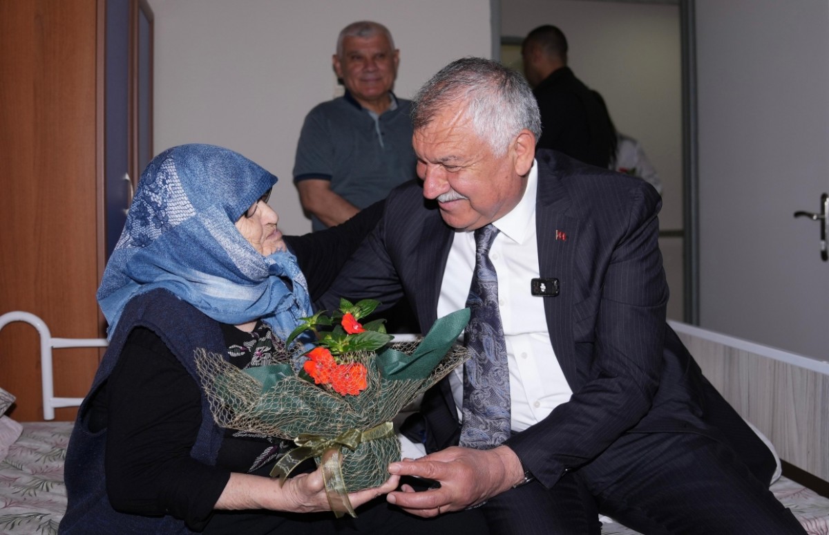 Başkan Zeydan Karalar, Huzurevi Sakinleriyle Bir Araya Geldi