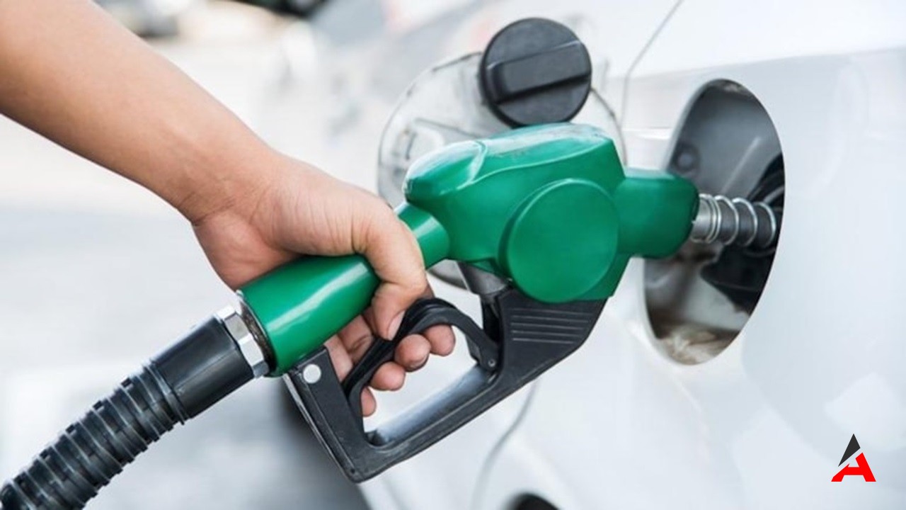Motorine Büyük İndirim! Yarından İtibaren Litre Fiyatı 1,50 TL Düşüyor