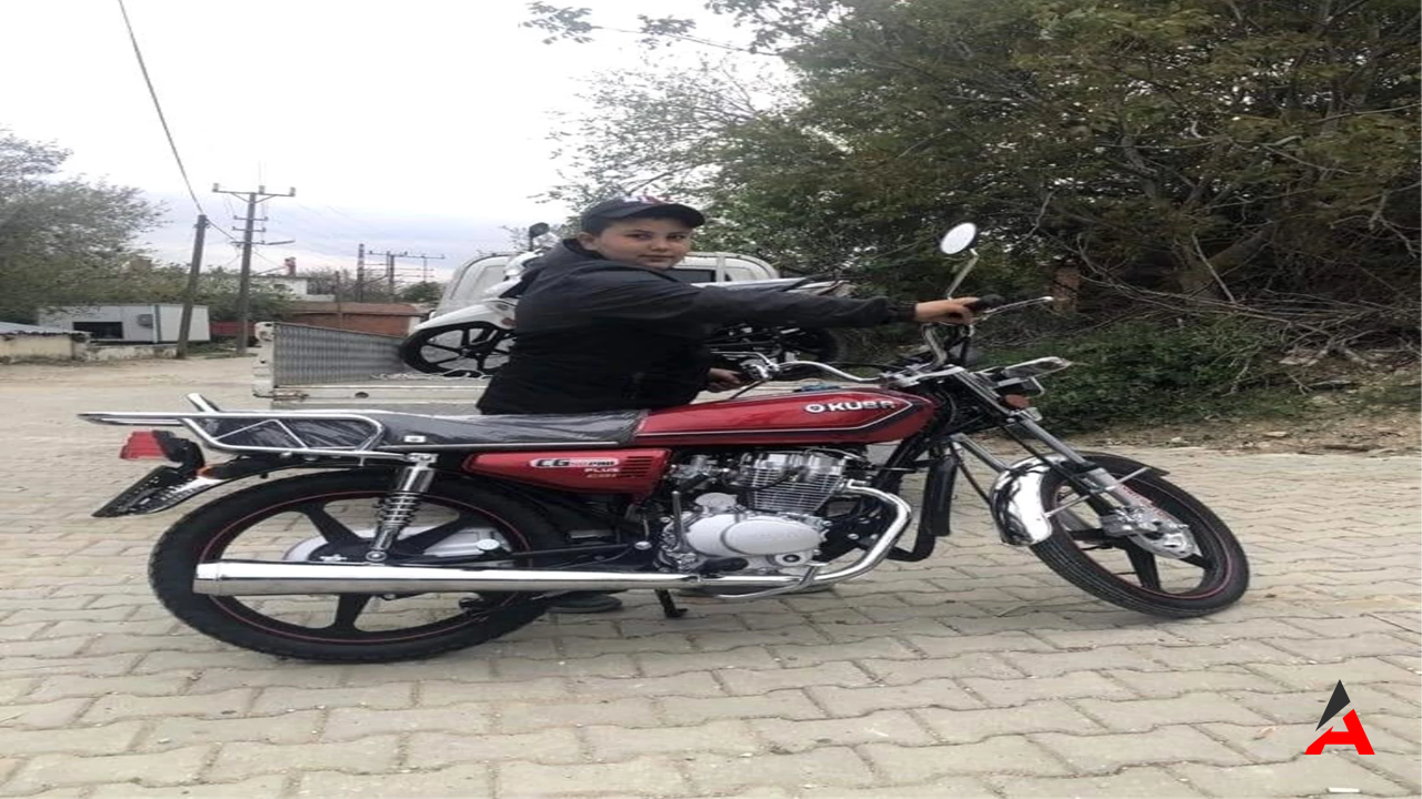 Çanakkale'de Acı Olay: 13 Yaşındaki Çocuk Motosiklet Kazasında Hayatını Kaybetti