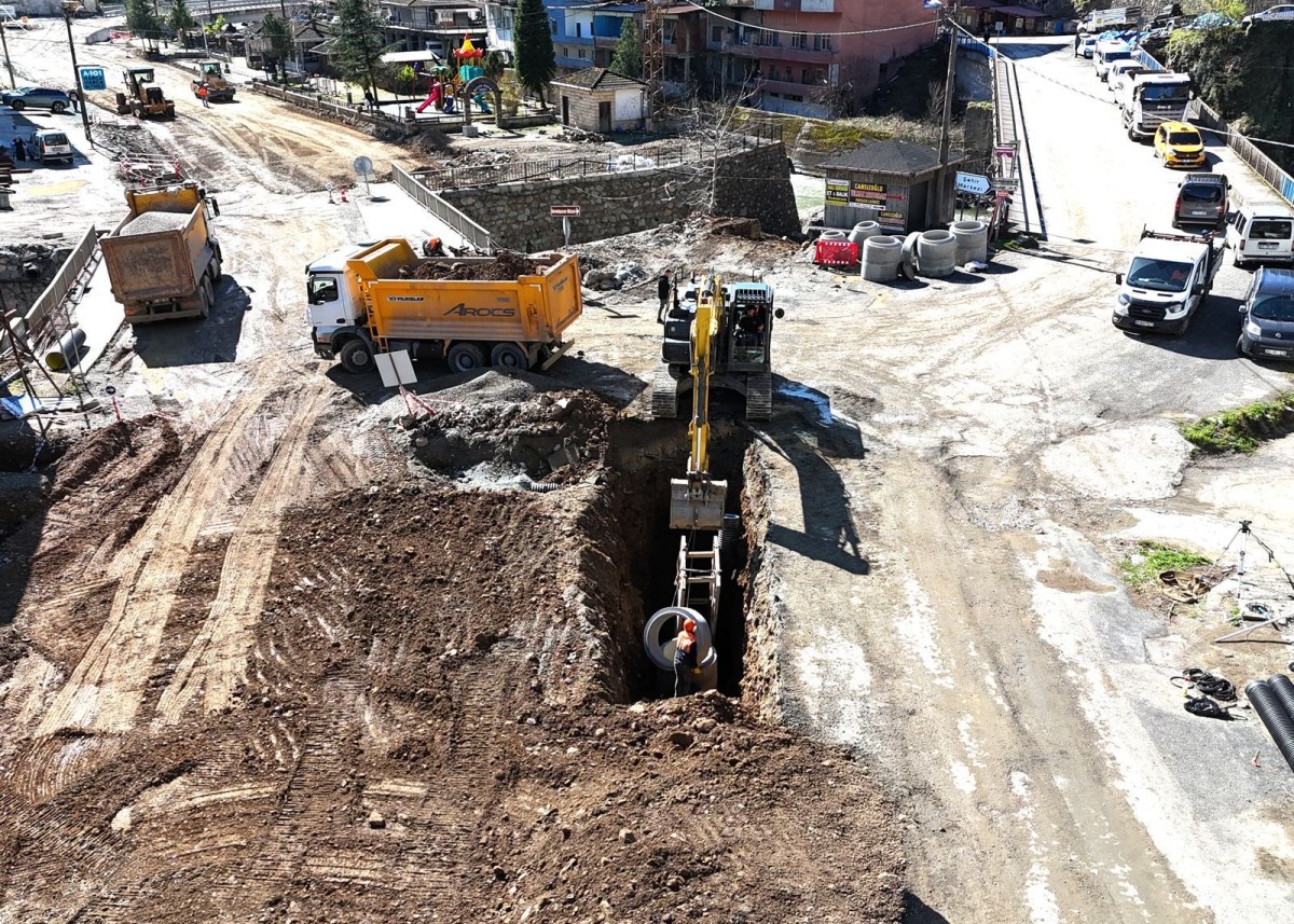 Büyükşehir, Dernekpazarı’nda Altyapı Çalışmalarını Hızlandırdı